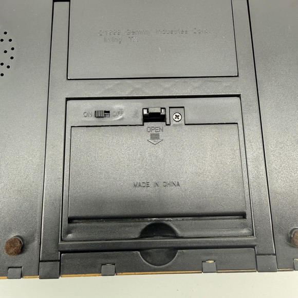 Gemmy Big Mouth Billy Bass Green Silver Plastic Singing Fish 1999 VTG - Picture 11 of 11